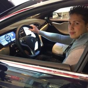 Meet your Posher, Luis